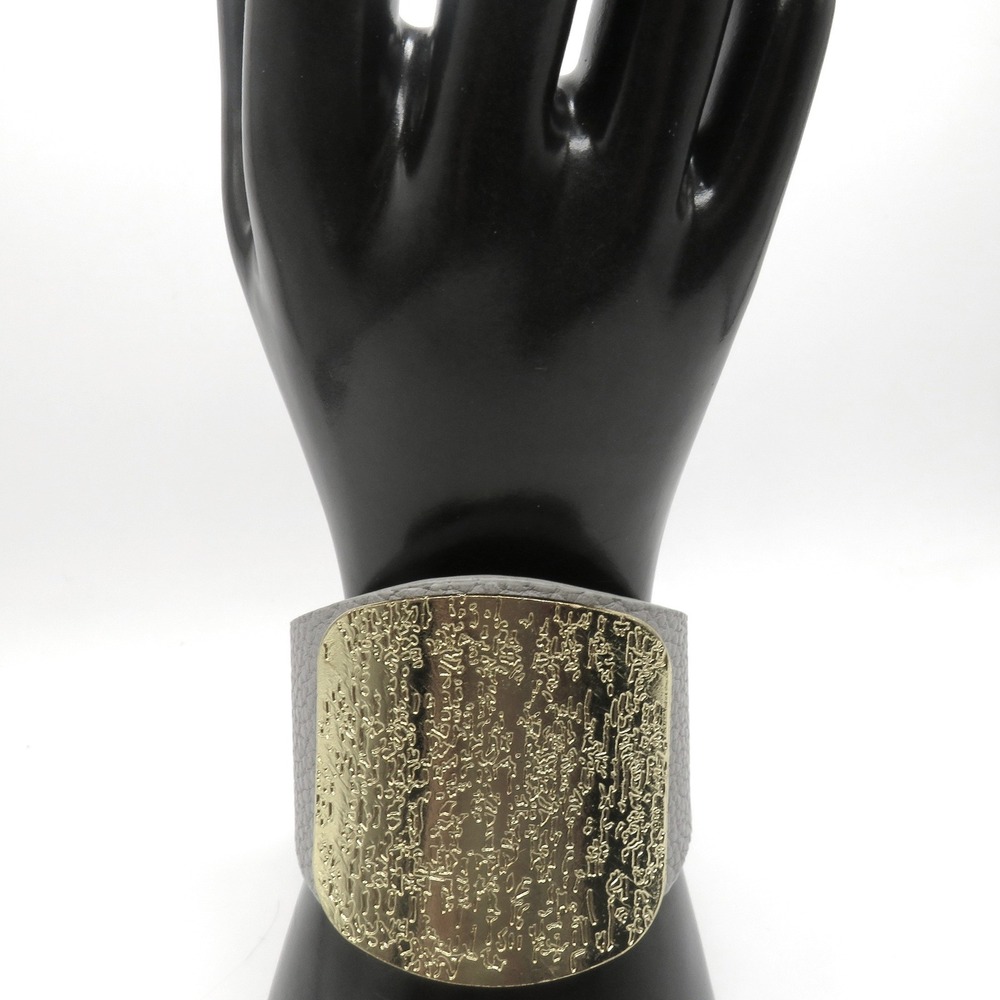 Grey Pebbled Leather Gold Hammered‎ Metal Plate Cuff Bracelet Statement Wide